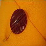 coussin kilim ancien tablier laine tisse main  decor géométrique bouton de fermeture bulgarie